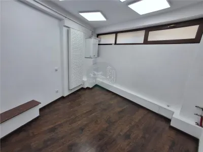 Spatiu comercial  birouri 70mp zona Centrala - foto 5