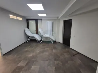 Spatiu comercial  birouri 70mp zona Centrala - foto 8