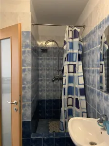 Apartament de închiriat | 63 mp | 2 Dormitoare | La 5 min de Medicina 1 | Terasă | Parter - foto 9