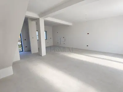 Duplex 3 camere - personalizare interioara - asfalt - foto 2