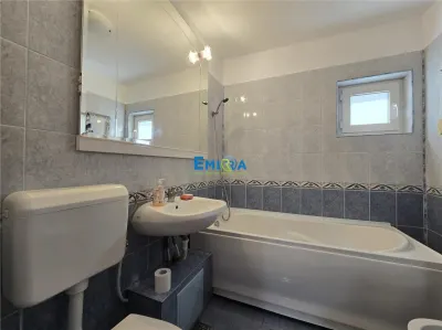 Inchiriere apartament spatios cu 3 camere decomandate. Zona Republicii, Bacau - foto 9