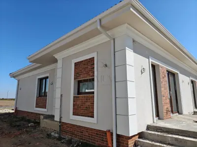 Duplex modern - toate utilitatile - terasa acoperita - Mosnita Noua