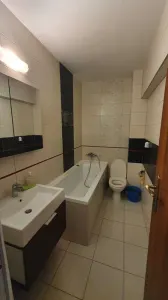 Apartament 3 camere | 2 bai | centrala proprie | complet utilat si mobilat - foto 8
