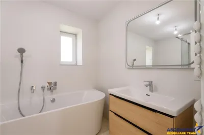 Proprietate rara, aspect modern in eleganta prezentare, Central, Brasov - foto 31