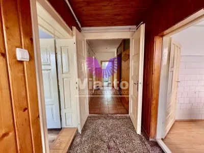 Apartament la casa individuala 93 mp cu curte - zona Parcul Sub Arini-Strand - foto 3