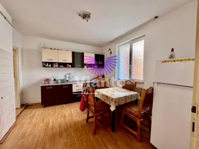 Apartament la casa individuala 93 mp cu curte - zona Parcul Sub Arini-Strand - foto 4