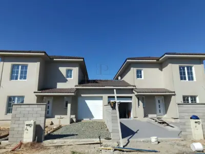 Duplex despartit prin garaj - teren 400 mp 5 camere - - foto 12