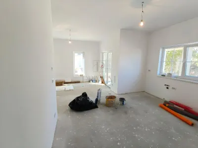 Duplex despartit prin garaj - teren 400 mp 5 camere - - foto 3