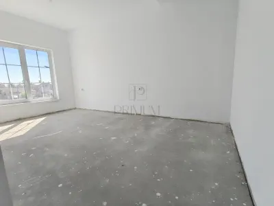 Duplex despartit prin garaj - teren 400 mp 5 camere - - foto 4