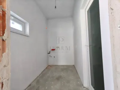 Duplex despartit prin garaj - teren 400 mp 5 camere - - foto 10