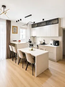 Apartament cu 3 camere si terasa de 82 mp - zona Vivo Floresti - foto 3