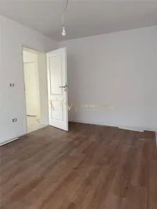 Vanzare apartament 3 camere Giroc - foto 2