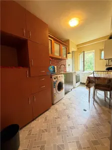 Vanzare apartament 2 camere decomandat, etaj 1, intrare Racadau - foto 6