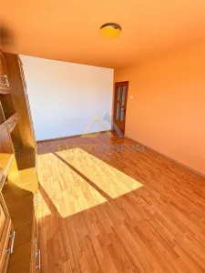 Apartament 2 camere b-dul Traian etaj 4/4  69.000 Euro - foto 4