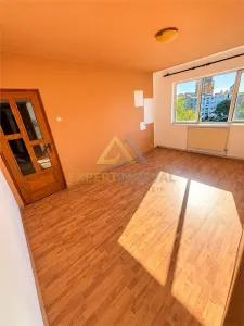 Apartament 2 camere b-dul Traian etaj 4/4  69.000 Euro - foto 5