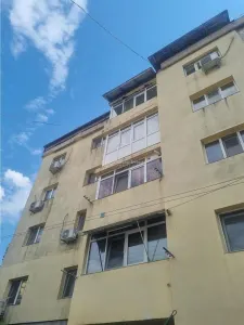 Apartament 3 cam,72 mp ,  doua bai  zona PECO - foto 9