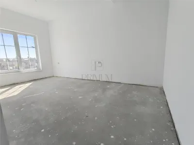 Duplex 5 camere - despartit prin garaj - teren generos - foto 11