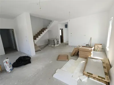 Duplex 5 camere - despartit prin garaj - teren generos - foto 4