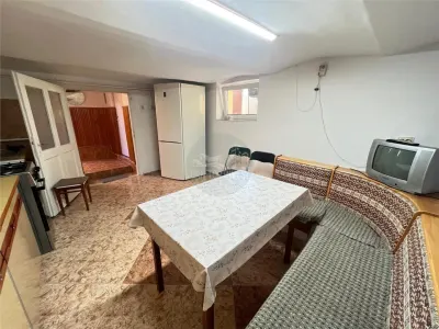 Casa individuala 4 camere si curte zona Lupeni - foto 12