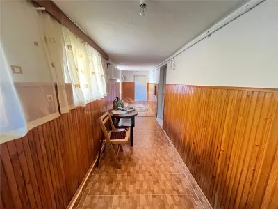 Casa individuala 4 camere si curte zona Lupeni - foto 15