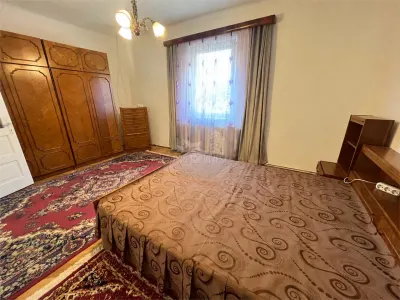 Casa individuala 4 camere si curte zona Lupeni - foto 6