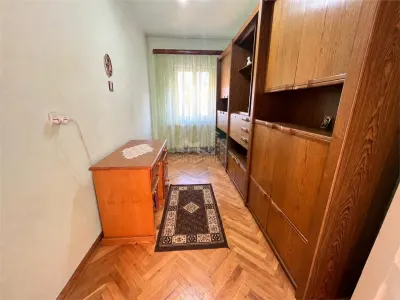 Casa individuala 4 camere si curte zona Lupeni - foto 8