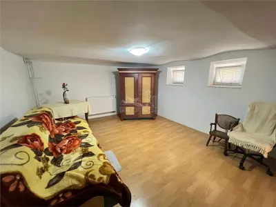 Casa individuala 4 camere si curte zona Lupeni - foto 10