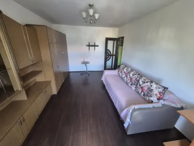 Apartament de închiriat | Nicolina 1 | Etaj 4 | Centrală proprie | Costuri reduse - foto 3