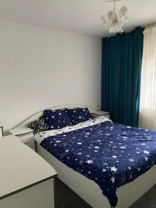 Dau in chirie ap cu 3 camere etajul 1 str Flamarion cartier Rogerius pret 350 euro - Oradea