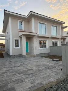 Duplex superb - zona excelenta - 5 camere - finisaje PREMIUM - foto 3