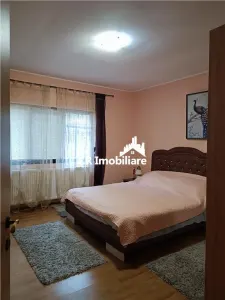 Cas Vila la cheie Azuga stare foarte buna zona linistita - foto 9
