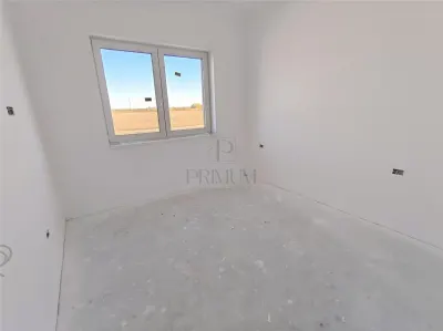 Duplex pe plan - canalizare - personalizare interioara - foto 6
