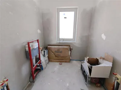 Duplex pe plan - canalizare - personalizare interioara - foto 8