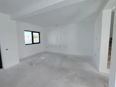 Duplex in locatie excelenta - living spatios - toate utilitatile - foto 5