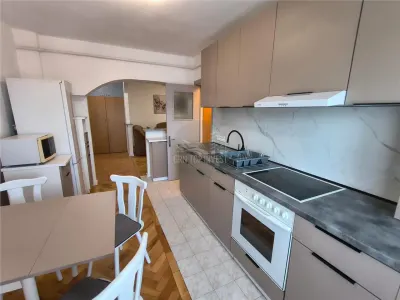 Apartament 2 camere balcon parcare zona Sub Arini - foto 13