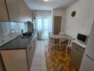 Apartament 2 camere balcon parcare zona Sub Arini - foto 10