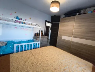 Apartament 2 Camere La Cheie Renovat Utilat Zona Linistita - foto 4