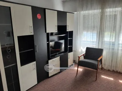 Apartament 2 camere | Independenței – UMF | Etaj 3/8 | Studenți și străini acceptați | Pet Friendly - Iasi
