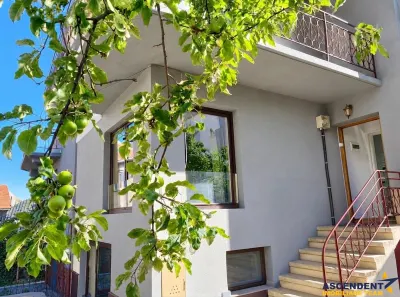 Vila cu etaj, curte proprie si livada, parcare interioara, Brasov Central - foto 2