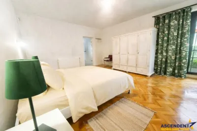 O casa altfel: stil vintage, curte proprie si 2 locuri de parcare -Brasov Central - Brasov