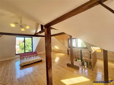 O casa altfel: stil vintage, curte proprie si 2 locuri de parcare -Brasov Central - foto 16