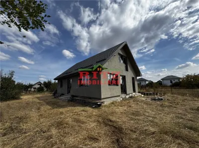 Nou! Casa 107 mp + teren 700 mp, zona Banului! - Slatina