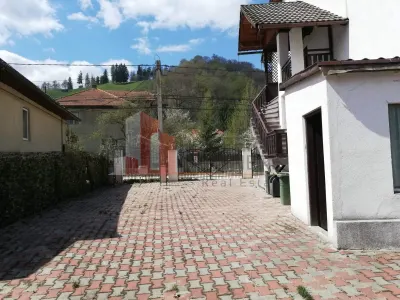 Pensiune lângă Castelul Bran | 9 camere | Pregătită pentru activitate - foto 16