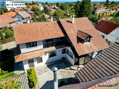 Vila impunatoare cu garaj si anexe, in inima orasului Sfantu Gheorghe, Covasna - foto 7