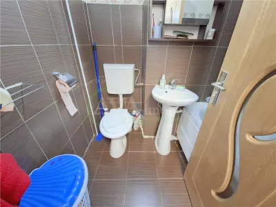 Apartament 3 camere, renovat, mobilat si utilat, zona Cora - foto 8
