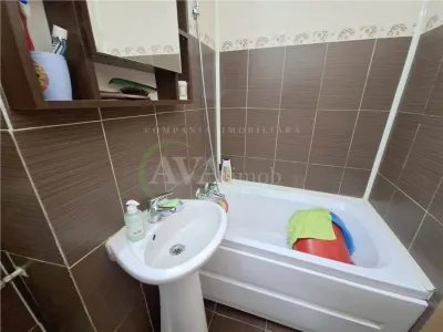 Apartament 3 camere, renovat, mobilat si utilat, zona Cora - foto 9