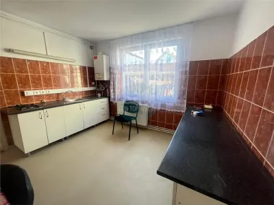 Casa 3 camere 2 bai balcon si curte zona Deventer - foto 11