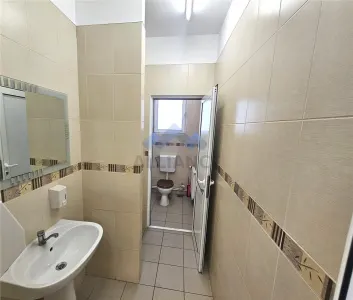 Pietonal Stefan cel Mare, spatiu  la etaj pentru activitati diverse - foto 6