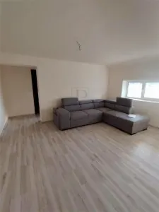Soarelui, 2 Camere, Centrala Proprie, Bloc Izolat, 80 mp utili - foto 3