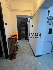 Apartament 3 camere cf 2 decomandat zona Sud - foto 6